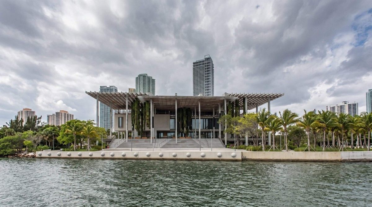 Pérez Art Museum Miami on Biscayne Bay